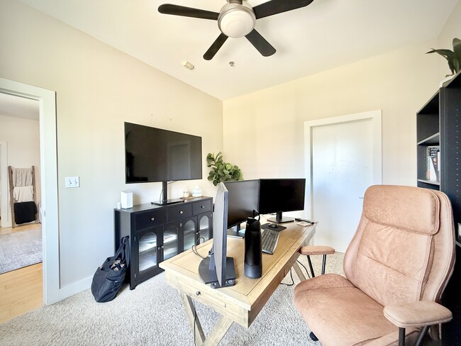 Building Photo - 444 N Central Ave