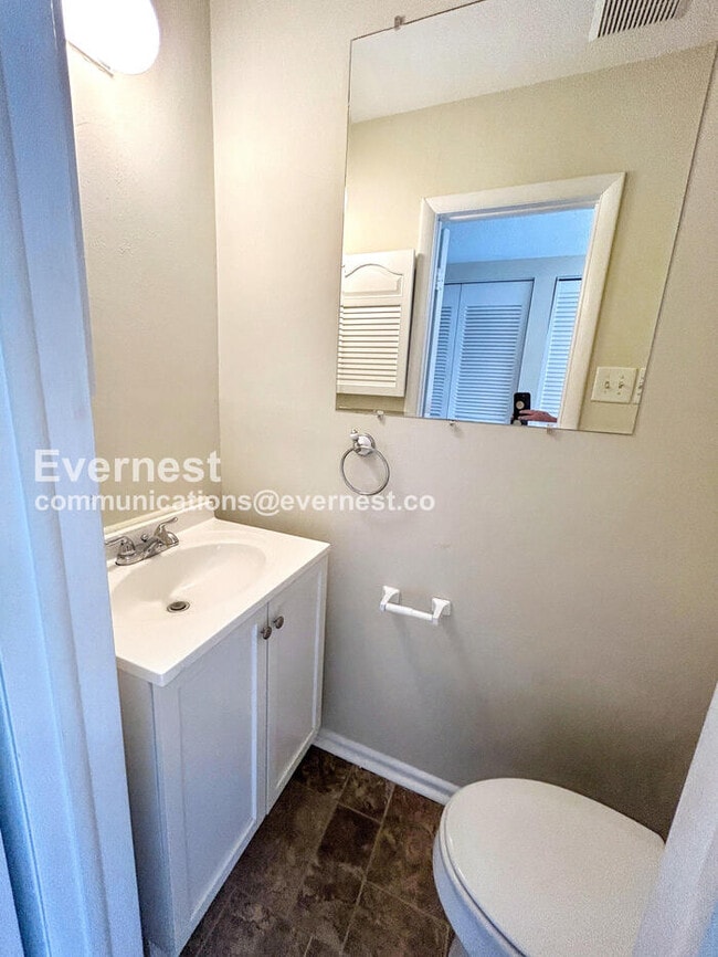 Building Photo - 1403 Calander Ct