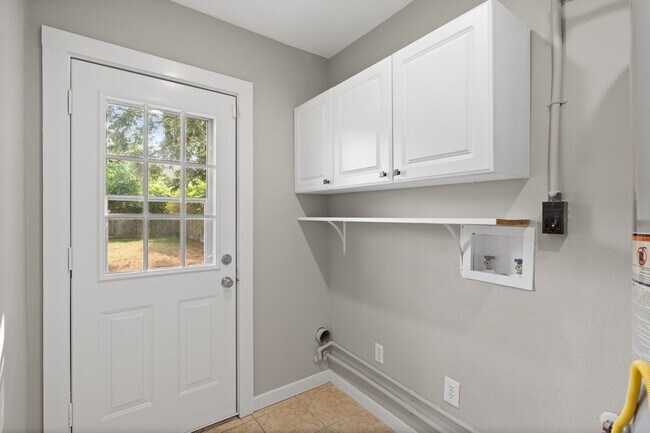 Building Photo - 2007 Wakefield Dr