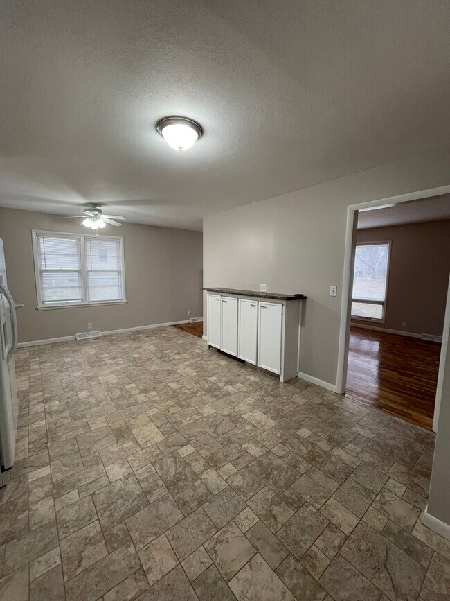 Building Photo - 38 Kellwood Dr