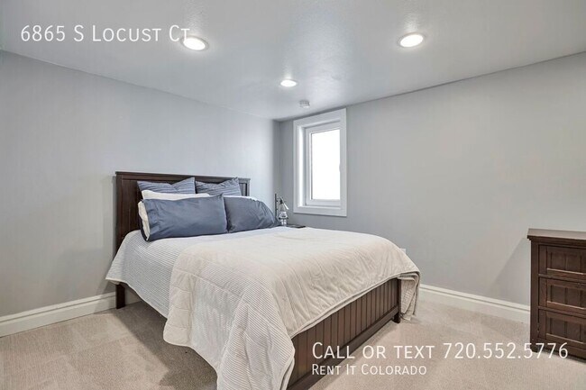 Building Photo - 6865 S Locust Ct