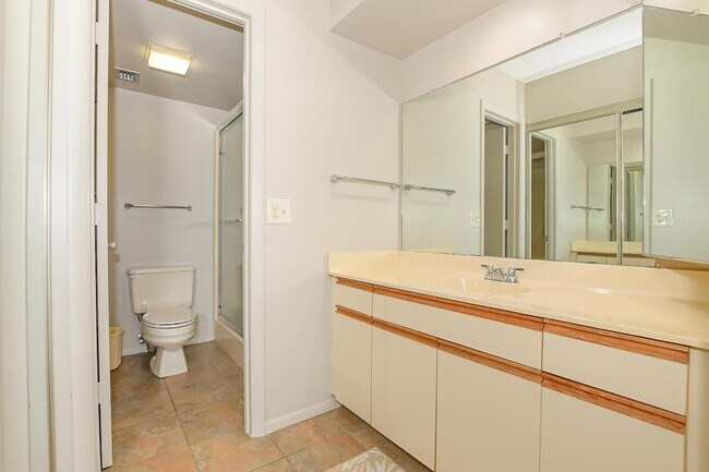 Building Photo - 20 Plantation Dr