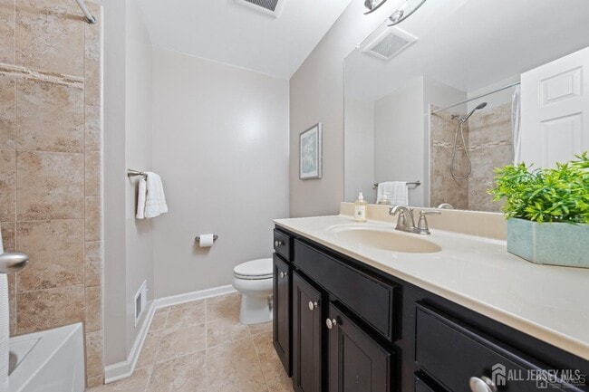 Building Photo - 2456 Canterbury Ln