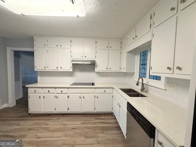 Building Photo - 315 Hardscrabble Rd