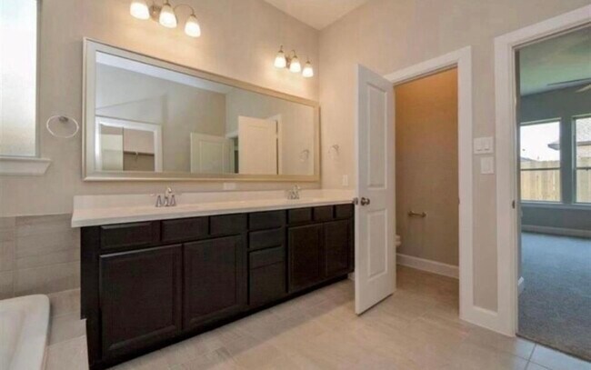 Building Photo - 427 Micaela Meadows Ct