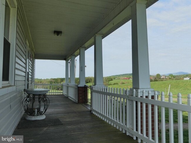 Building Photo - 792 Willis Rd