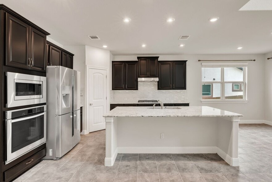 Building Photo - 5300 Cipriano Dr