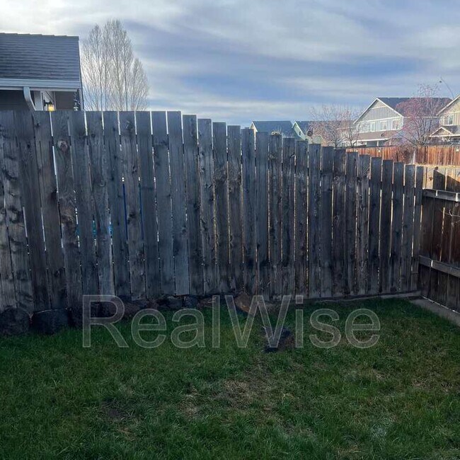 Building Photo - 1214 SW 27th St