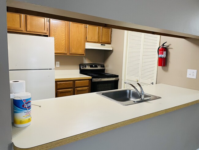 Kitchen - 2311B Durham Ct