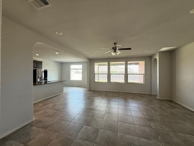 Building Photo - 7300 La Escolara Ranch Rd