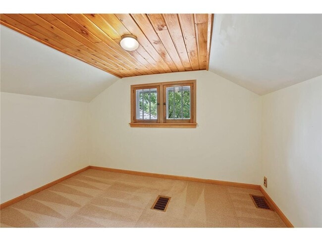 Building Photo - 2301 Benjamin St NE