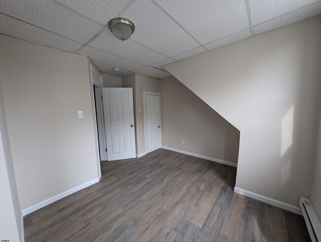 Building Photo - 16 N Iowa Ave