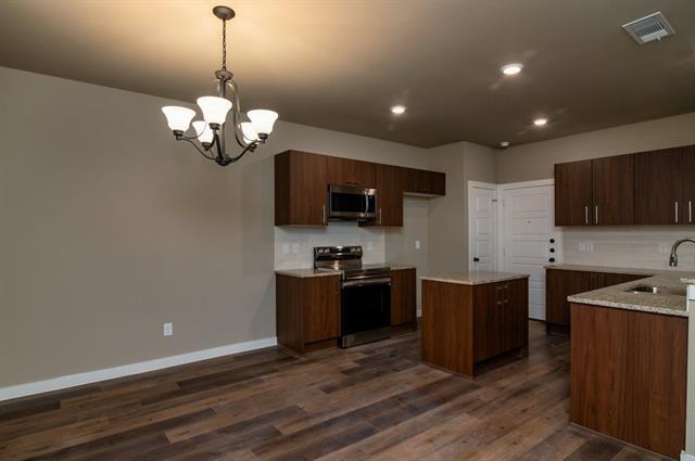 Building Photo - 636 Harvest Moon Dr