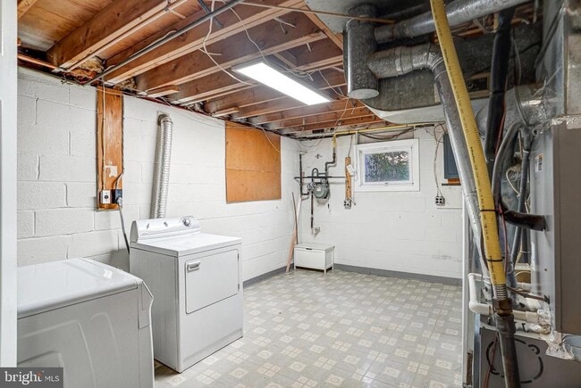 Building Photo - 4304 San Carlos Dr