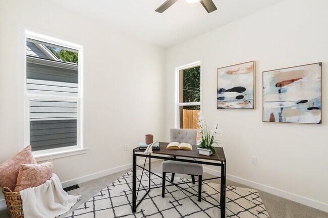 Building Photo - 227 N Walnut St