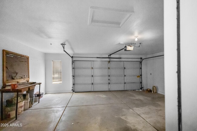 Building Photo - 1214 E Beverly Ln