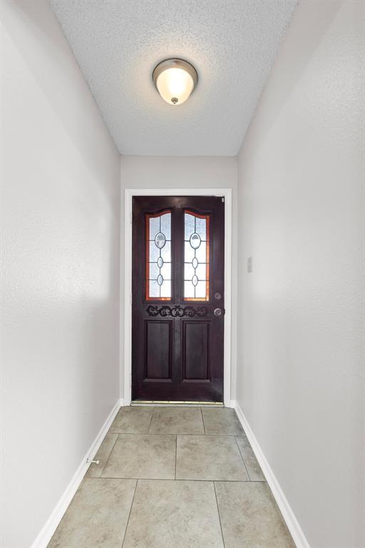 Building Photo - 2304 Silver Spur Dr