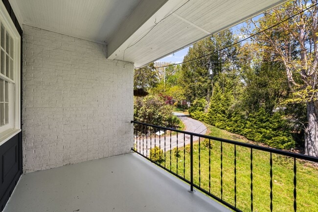 Building Photo - Chiles Avenue