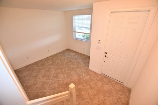 Building Photo - 960 Millbrae Ct