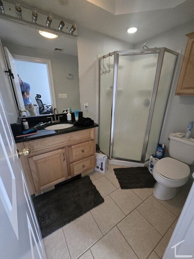 Building Photo - Newly Renovated 3 Bedroom Apartment With 2 Parking Spots Included Now Available!