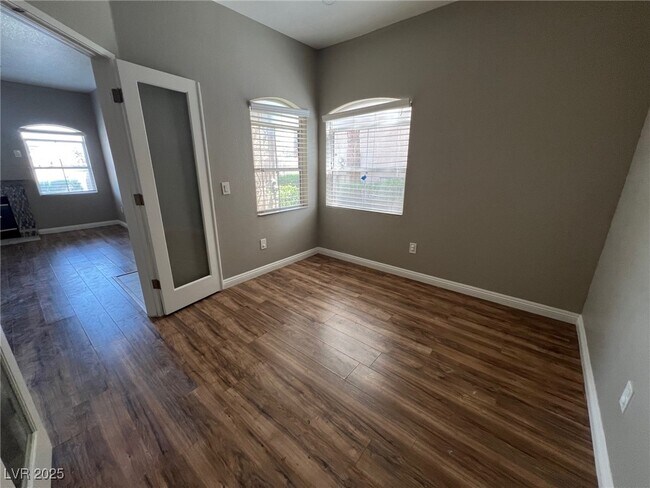 Building Photo - 5415 W Harmon Ave