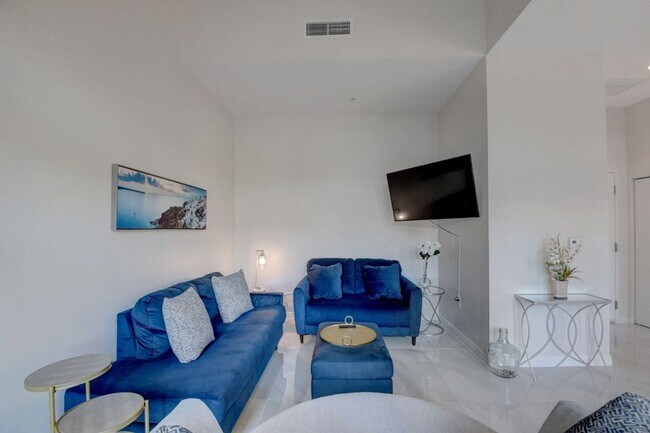 Building Photo - 350 N Federal Hwy