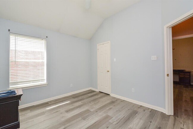 Building Photo - 24810 Sageford Ct