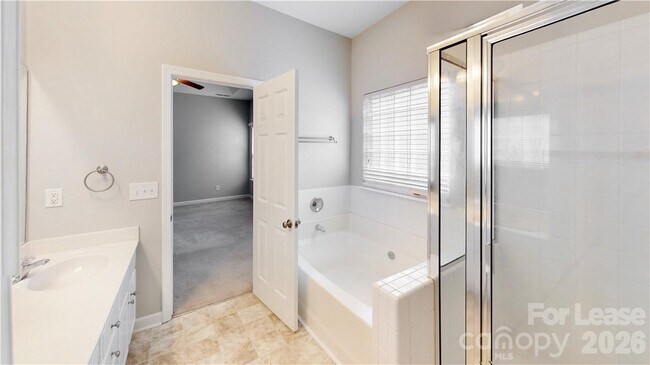 Building Photo - 8321 Suttonview Dr