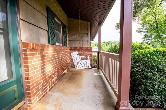 Building Photo - 111 Clement Dr