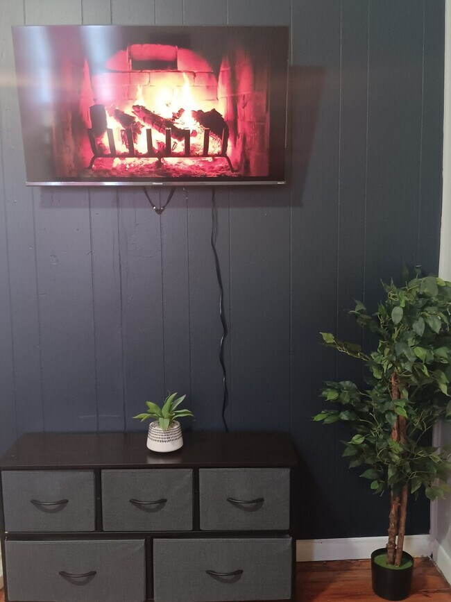 Building Photo - 125 Salina St