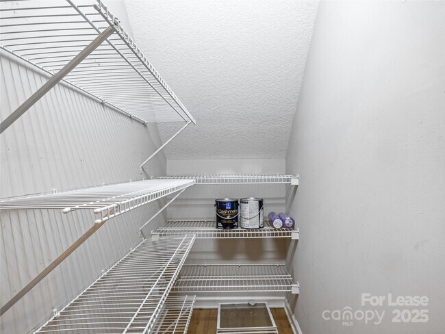 Building Photo - 51 Driftstone Cir