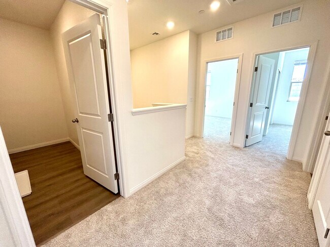 Building Photo - Brand new Townhome!   Summerlin West