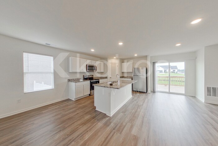 Building Photo - 285 Gaston Cir