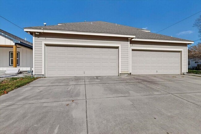 Building Photo - 4803 Birchman Ave