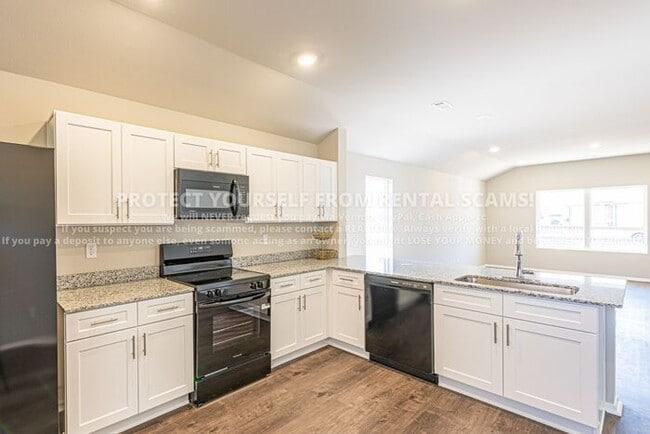 Building Photo - 2590 S Ouachita Dr