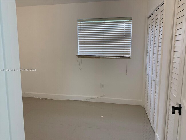 Building Photo - 2025 SW 84th Ct