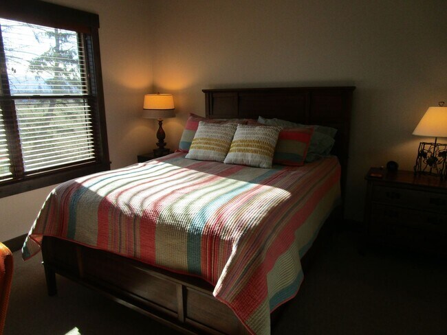 Building Photo - Delightful Monterra 2 Bed 2 Bath Condo wit...