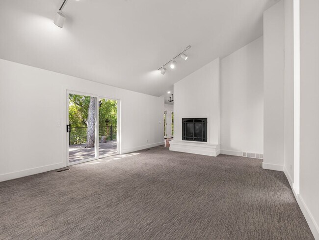 Building Photo - 11107 Gambel Oak Cir