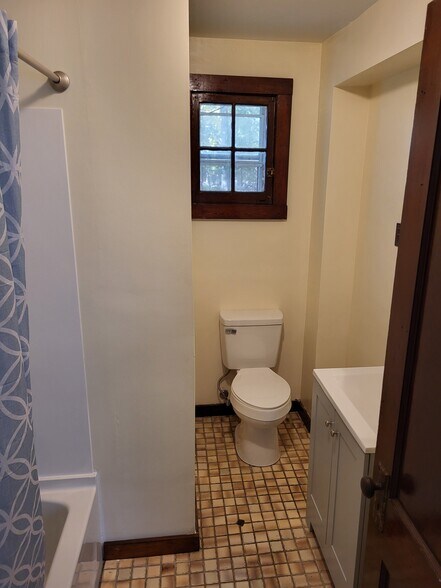 Building Photo - 48 Daniele Dr