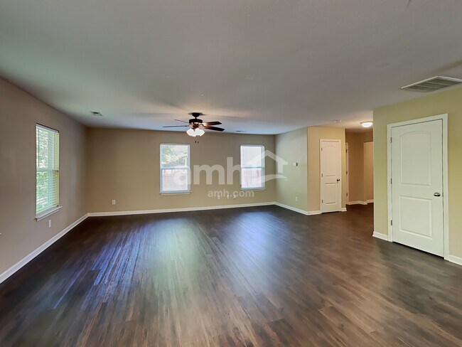Building Photo - 1300 Cathedral Rock Ct