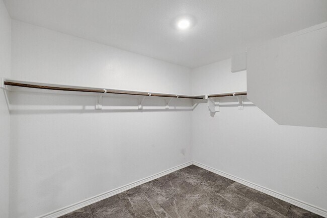 Building Photo - 410 Gunsmoke Trail