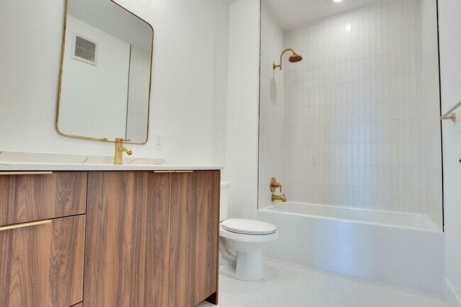 Building Photo - 1701 Simond Ave Ave