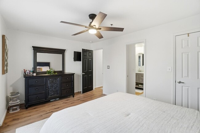 Building Photo - Uptown Living • Prime Location • City Views