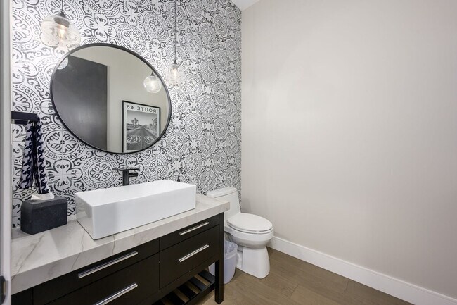 Building Photo - 8742 E Woodley Way