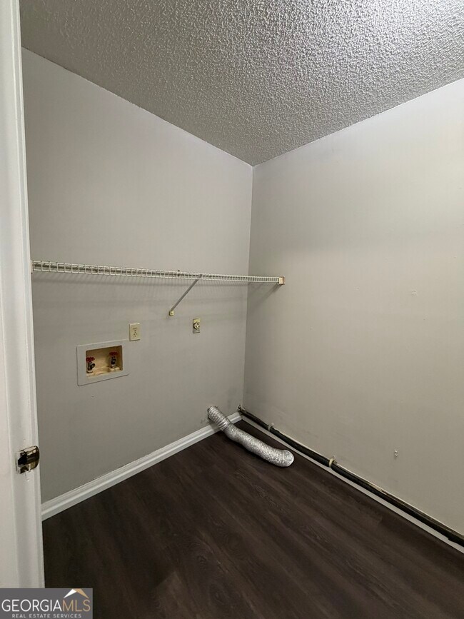 Building Photo - 73 Talbot Ct