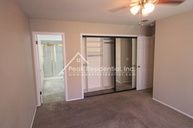 Building Photo - Spacious Foothill Farms 3bd/2ba Duplex with 2 Car Garage