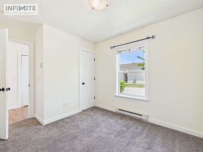 Building Photo - 845 Cottage Park Ln