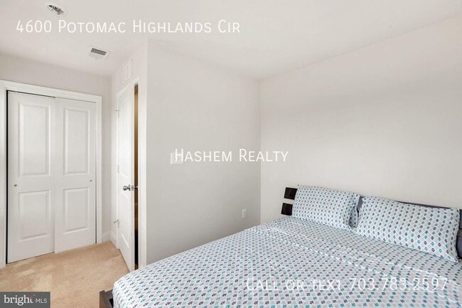 Building Photo - 4600 Potomac Highlands Cir