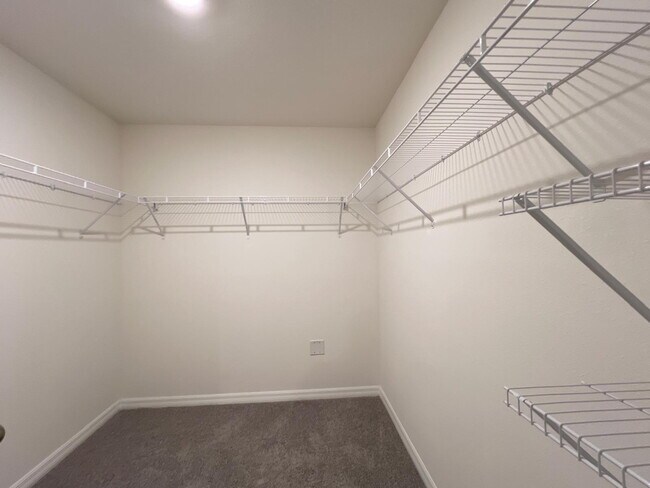 Building Photo - Beautiful, One-of-a-Kind 4-Bed, 3-Bath Hom...
