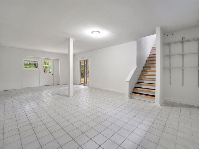 Building Photo - 631 32nd Ave Dr E